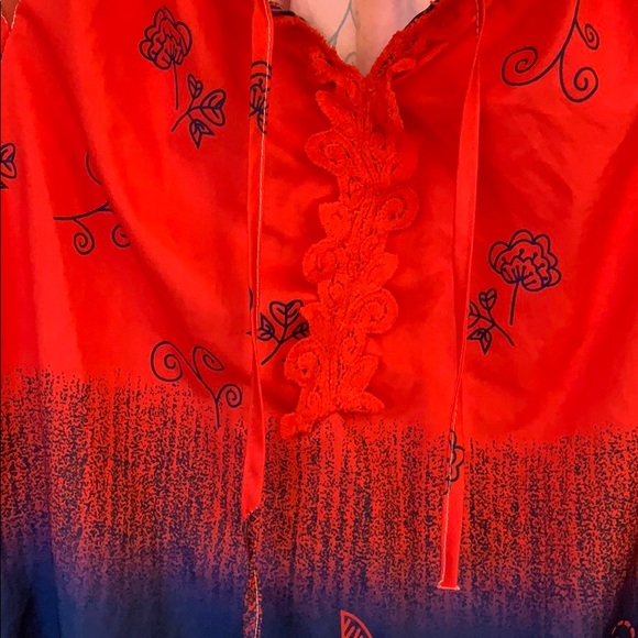 Blue and red blouse - Picture 2 of 4